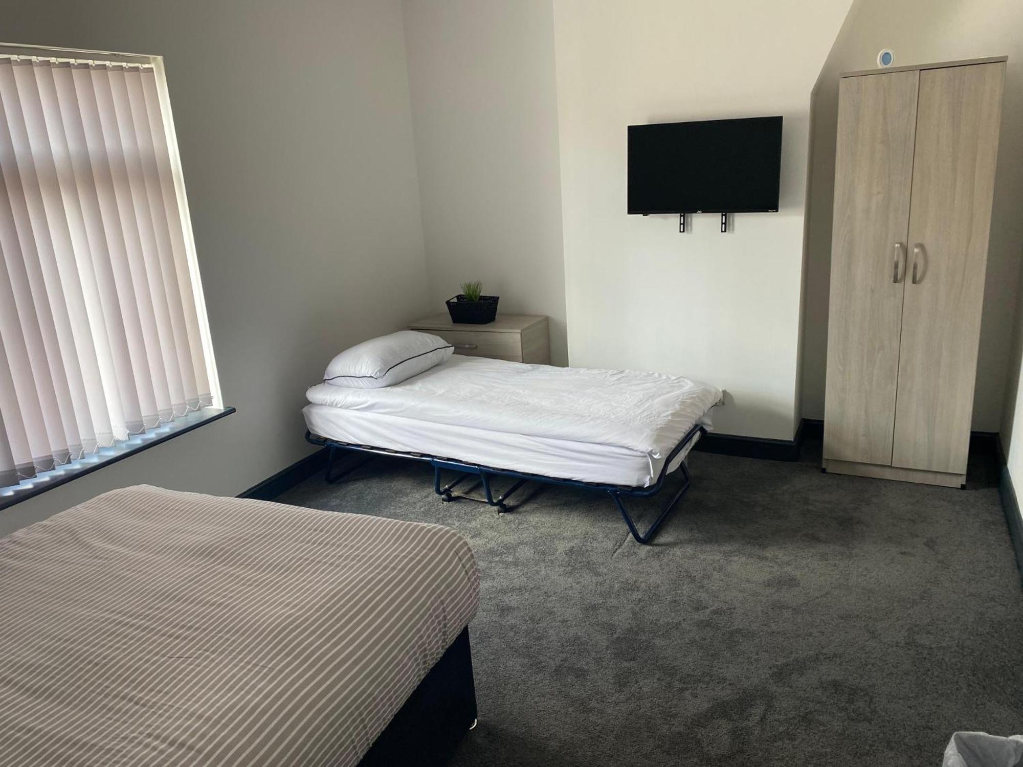 Houghton Guest House 1 Stoke-on-Trent Extérieur photo